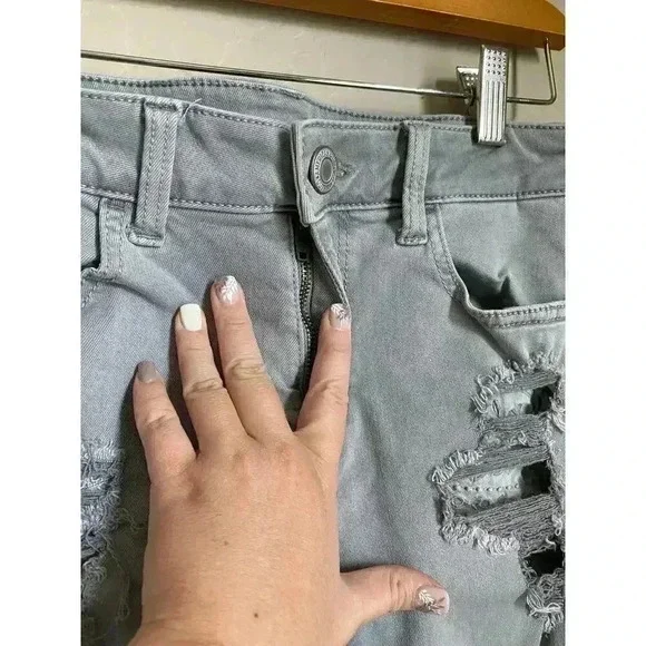 American Eagle Gray‎ Distressed Jegging Jeans Size 6 - Picture 6 of 15